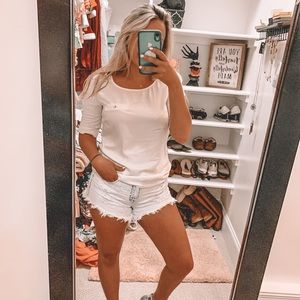 White 3/4 sleeve shirt